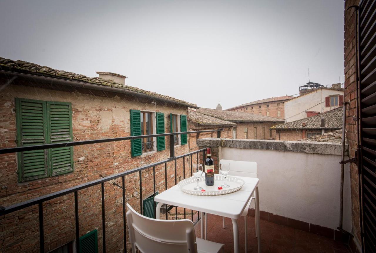 Astonish Cathedral View Apartment Siena Bagian luar foto