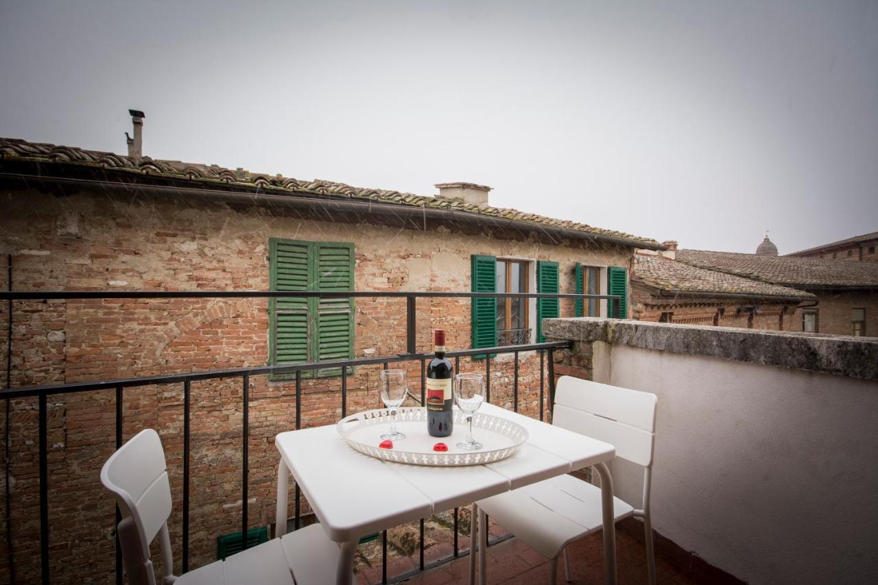 Astonish Cathedral View Apartment Siena Bagian luar foto