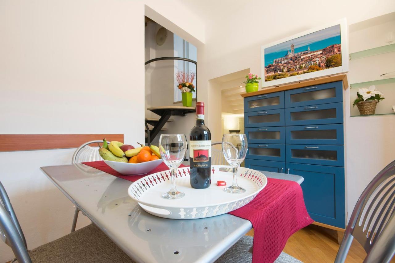 Astonish Cathedral View Apartment Siena Bagian luar foto